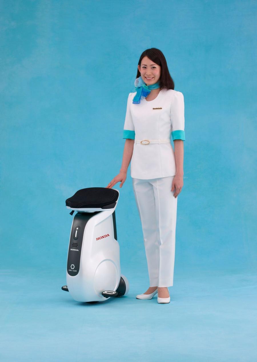  Honda Uni-Cub Personal Mobility Device 2012 года  (фото 2 из 30)